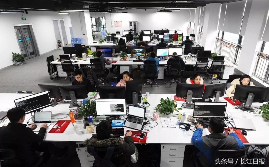 這家給小米、斗魚(yú)提供網(wǎng)絡(luò)安全服務(wù)的企業(yè)，“研發(fā)大腦”設(shè)在光谷