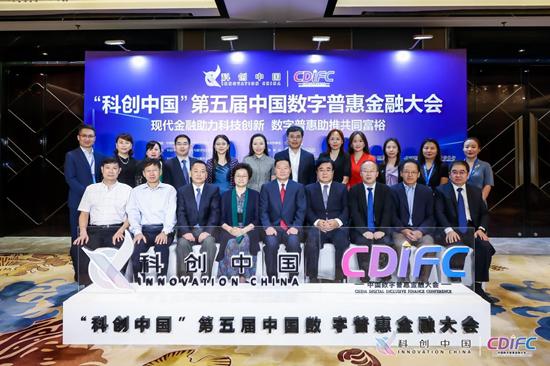 it技術(shù)支持_it技術(shù)文檔模板_it技術(shù)團隊工作氛圍